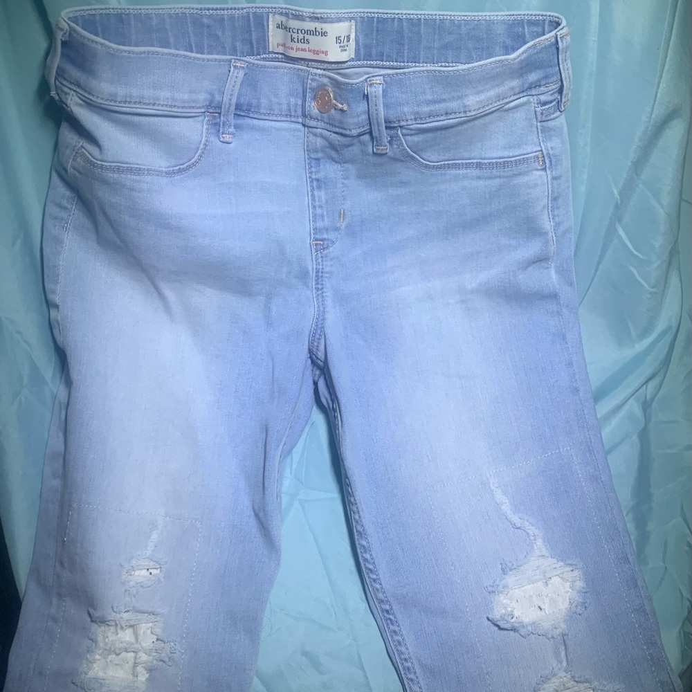 Light Denim Abercrombie Kids Pull On ripped Jegging with back functional pockets